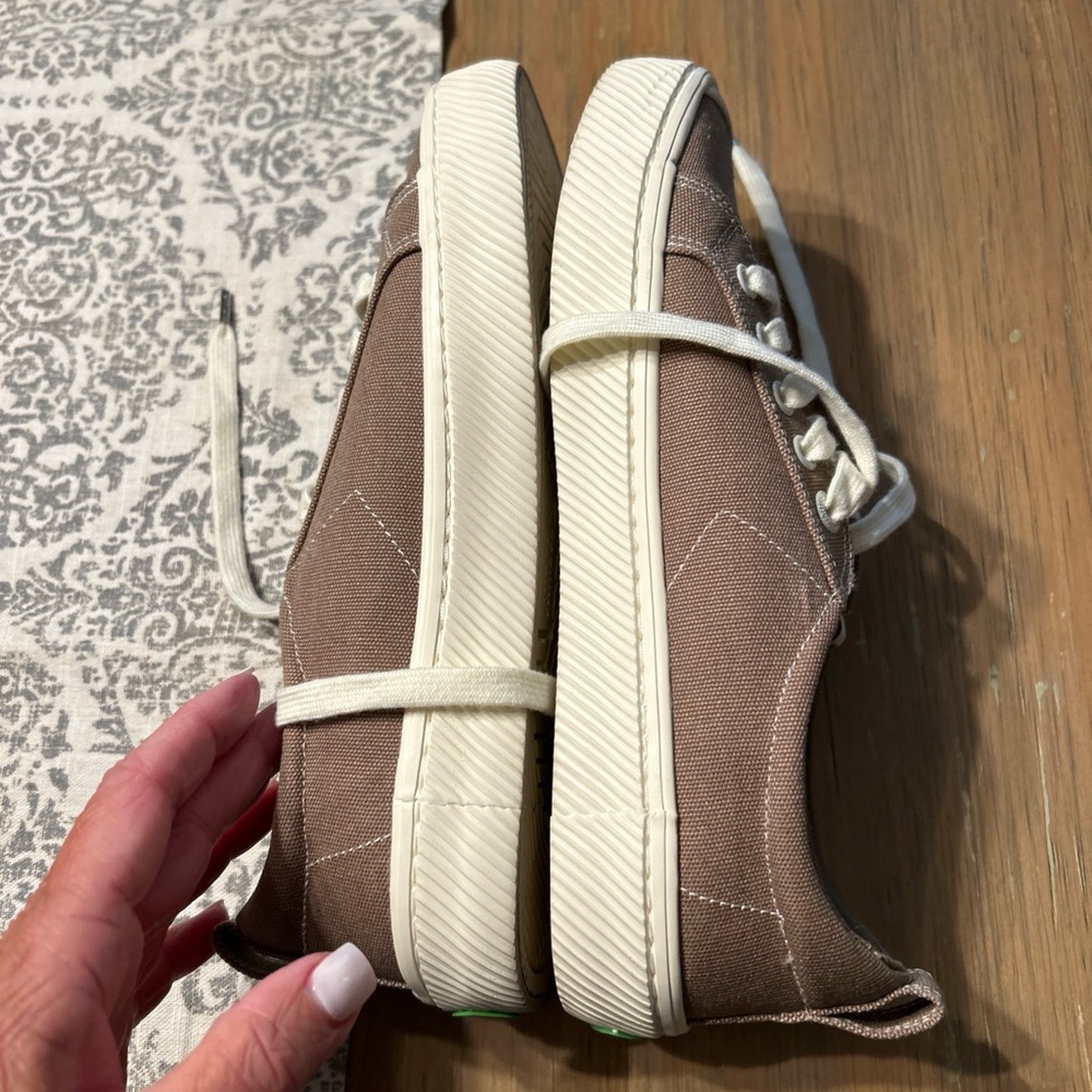 Cariuma OCA low Burnt Sand canvas Sneakers 8.5 - Picture 7 of 10